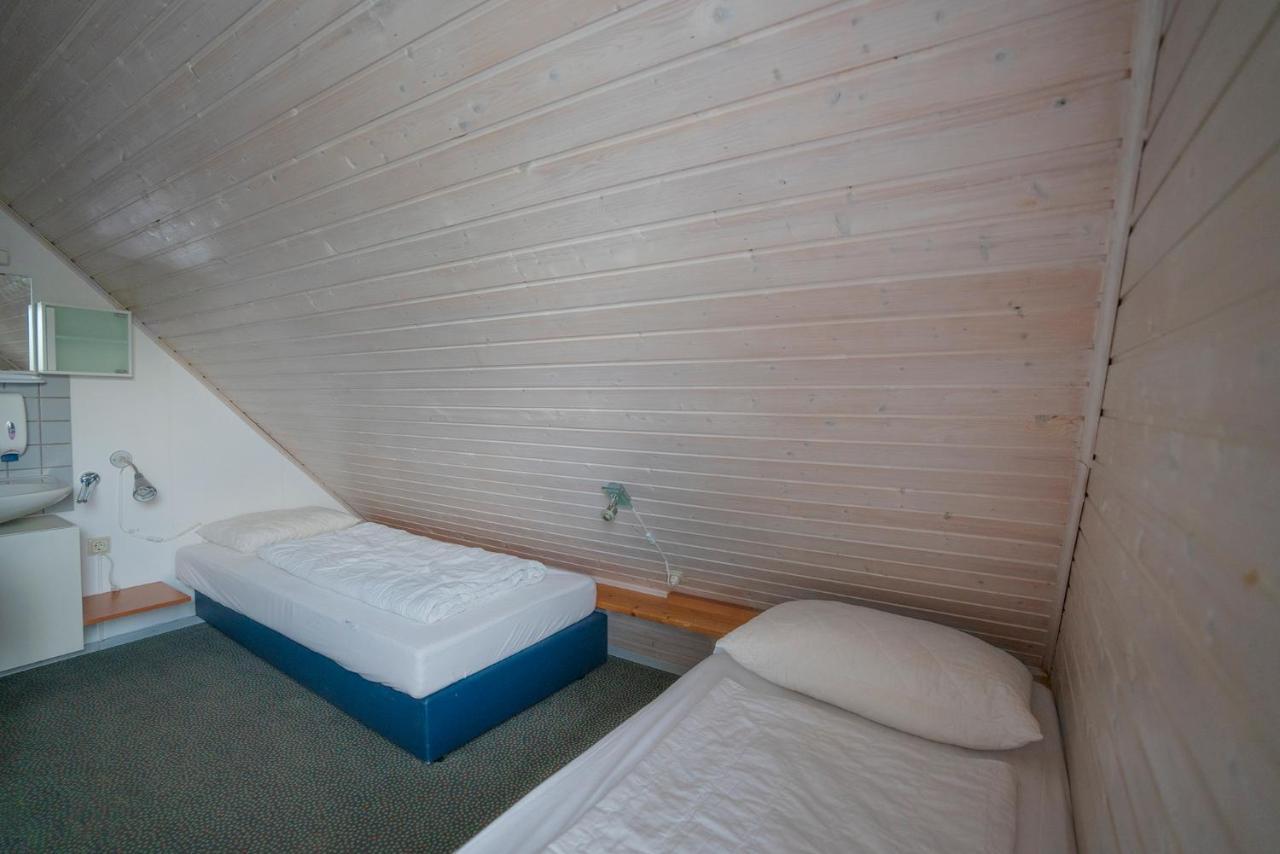 Ferienhaus "Gestiefelter Kater" Am See Im Bergland Kirchheim  Extérieur photo