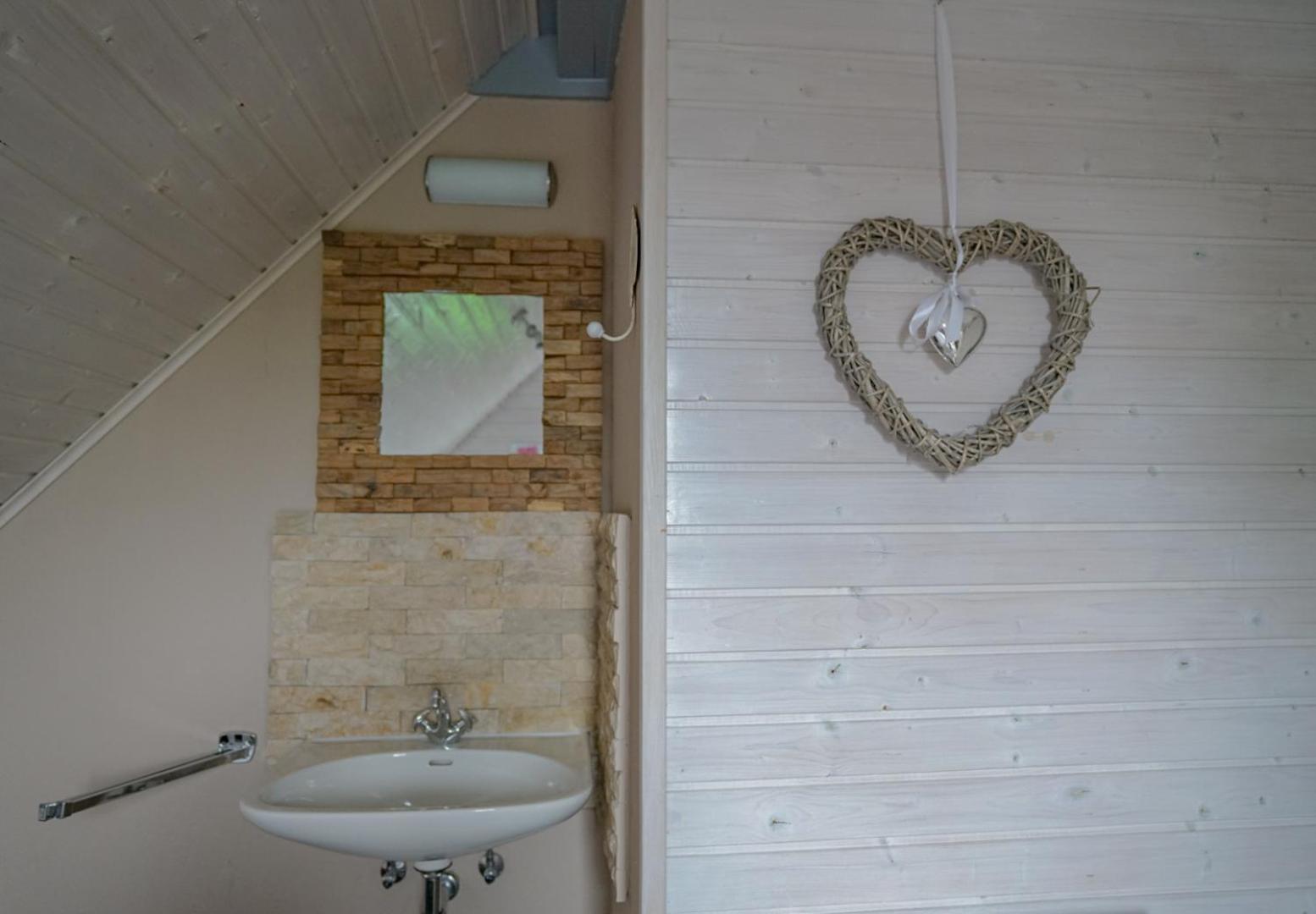 Ferienhaus "Gestiefelter Kater" Am See Im Bergland Kirchheim  Extérieur photo